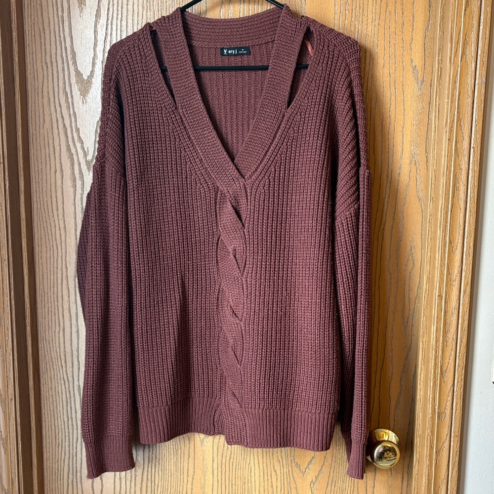 Very J Mauve-Brown V-Neck Cable Knit Sweater